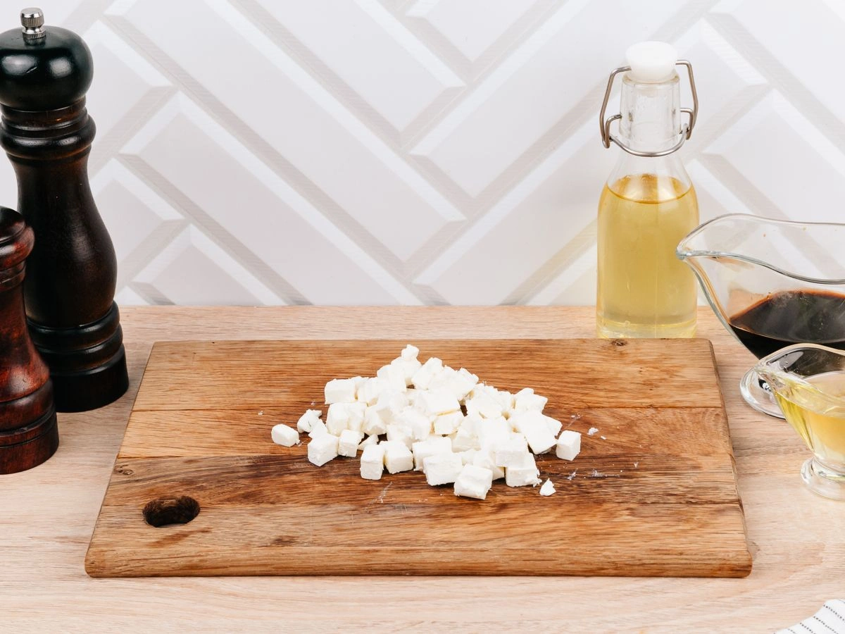 Шаг 2: Салат с руколой и сыром