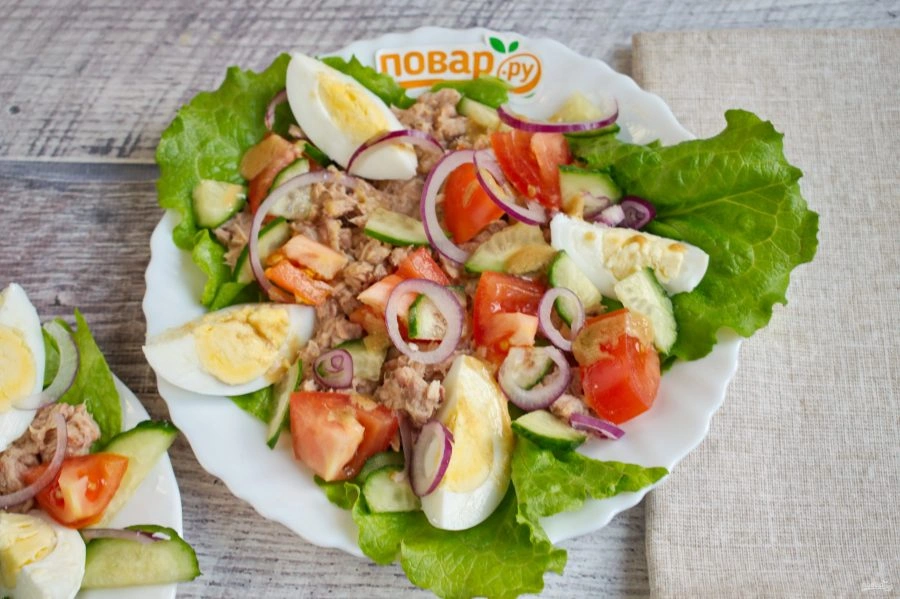 Шаг 2: Салат с тунцом