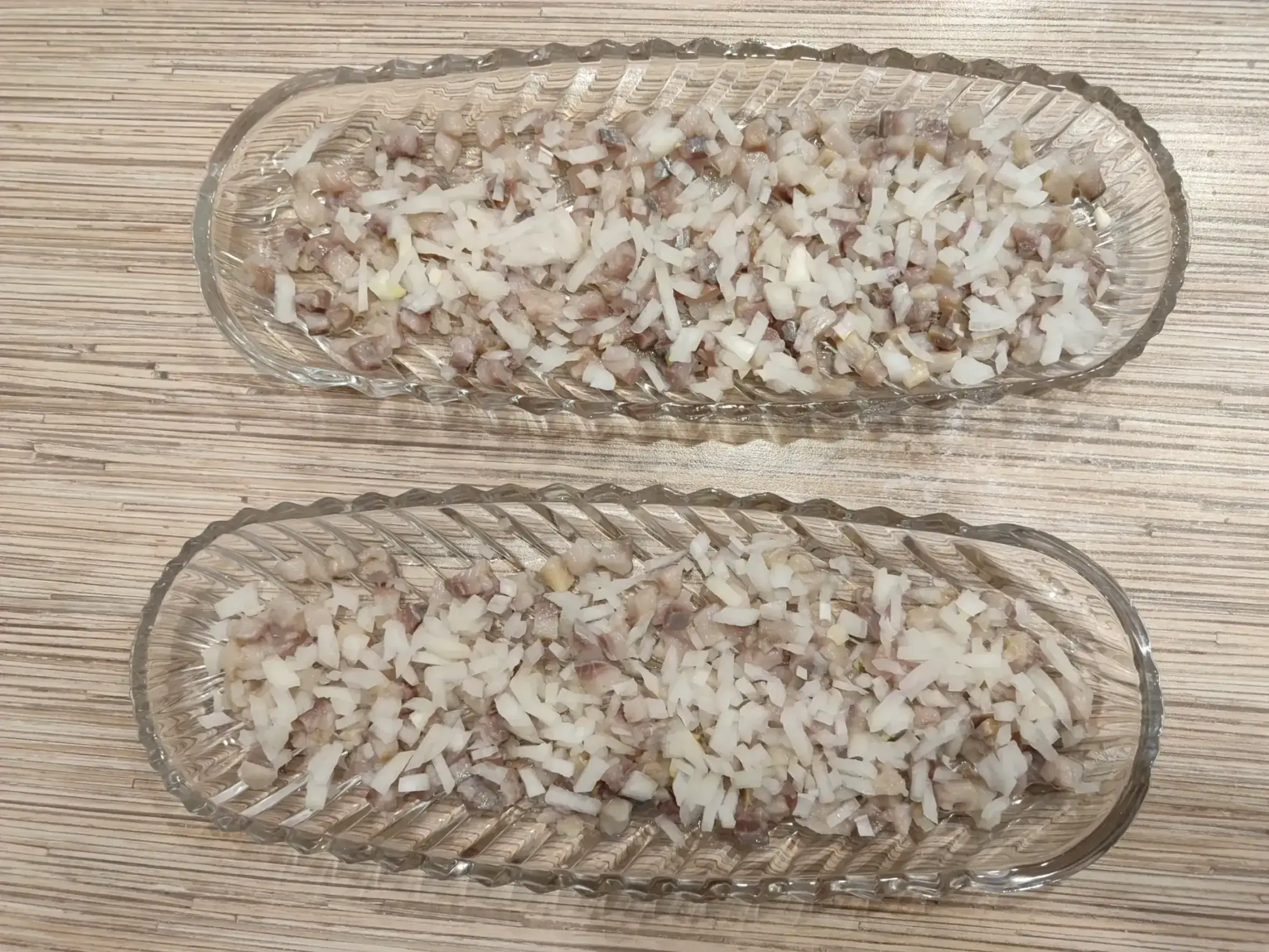 Салат «Селёдка под шубой»: шаг 2