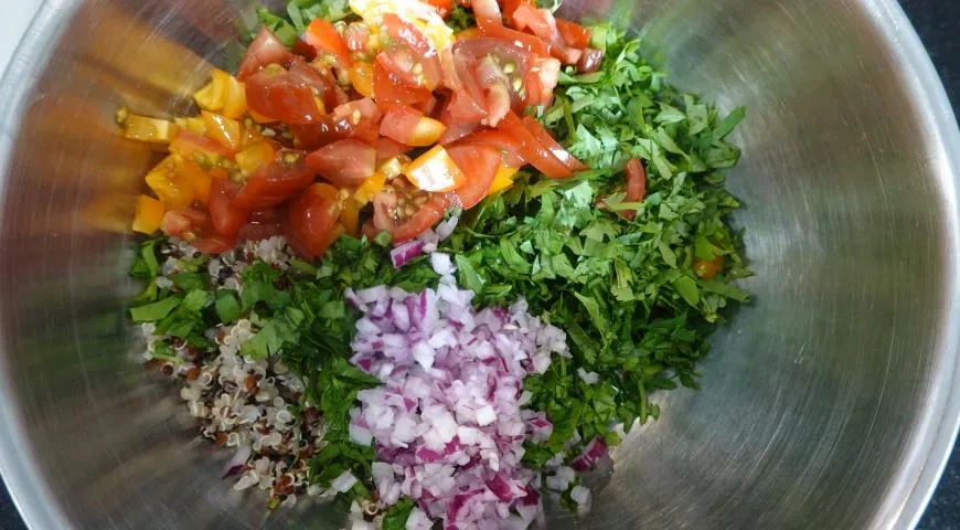 Салат табуле с киноа: шаг 2