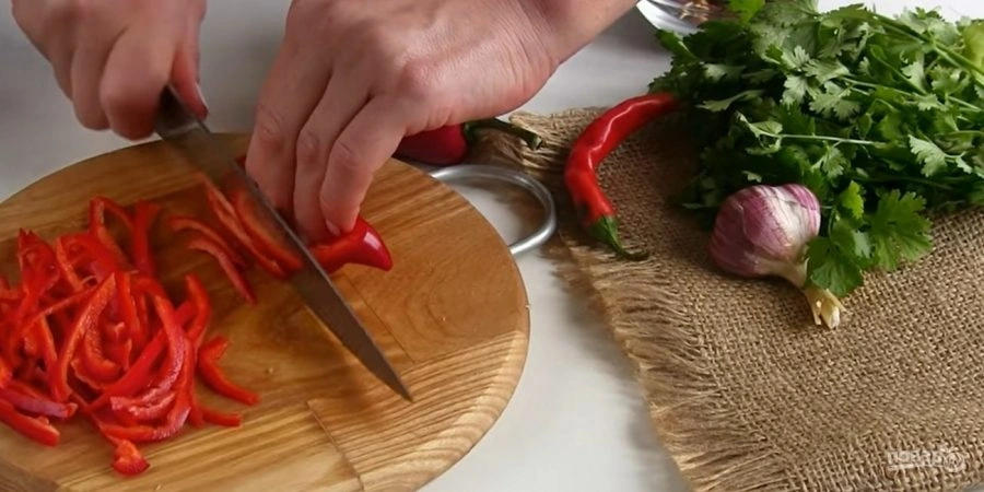 Шаг 2: Салат Тбилиси с фасолью говядиной