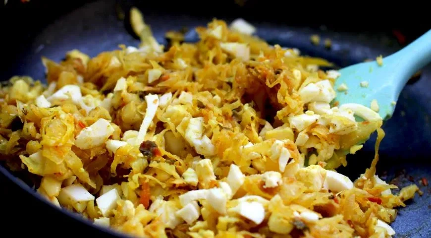 Сдобный пирог с капустой: шаг 2