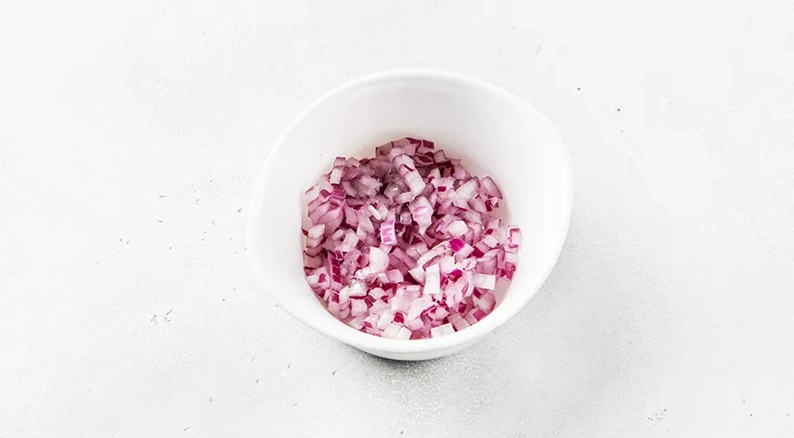 Селедка под шубой с орехами: шаг 2