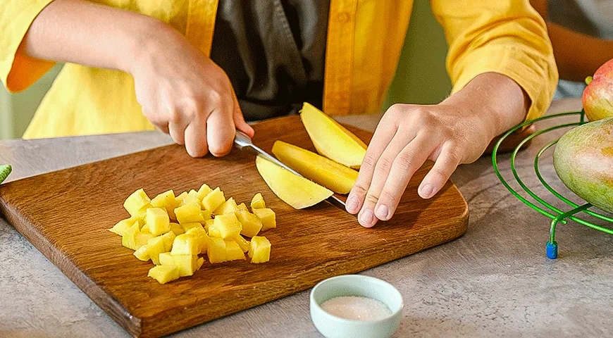 Шоколадный мусс с манго: шаг 2