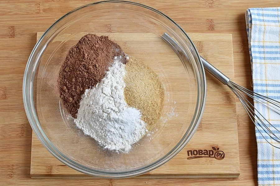 Шаг 2: Шоколадный пирог без яиц