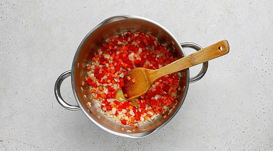 Сливочно-томатный суп с фрикадельками: шаг 2