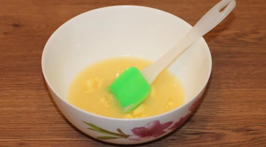 Слоеный пирог с малиновым джемом Махеевъ к 8 марта: шаг 2