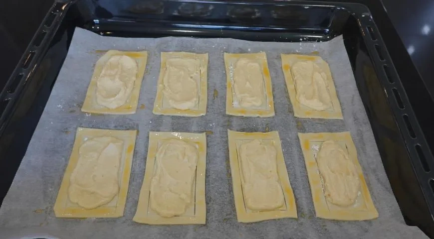 Слойки с вишней: шаг 2