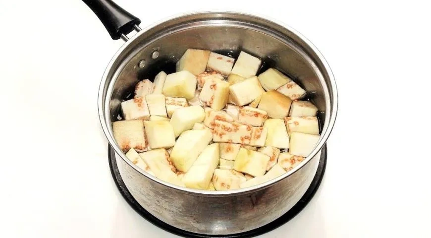 Сочные котлеты из баклажанов: шаг 2