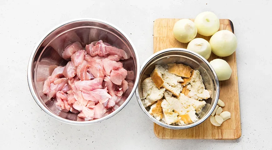 Сочные котлеты из кролика: шаг 2