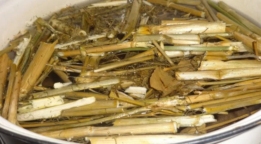 Солёные зелёные помидоры с острой начинкой: шаг 2