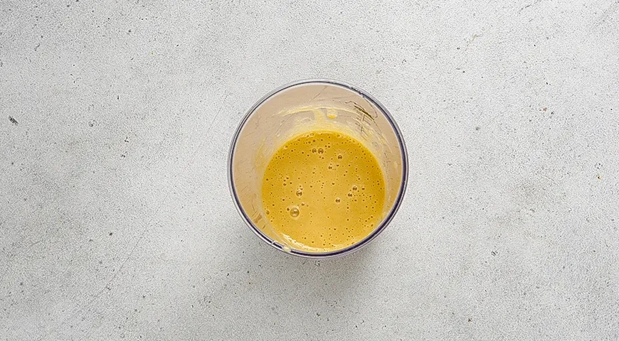 Соус для «Цезаря» с медом и горчицей: шаг 2