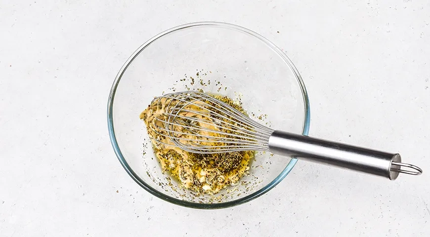 Стейк зубатки, запеченный с сыром и помидорами в духовке: шаг 2