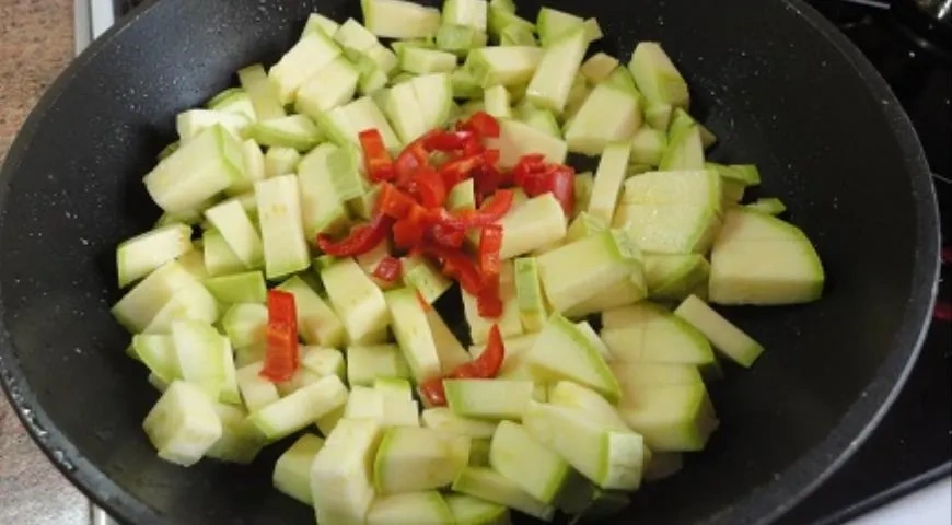 Суп-пюре из цуккини и жареной перловки: шаг 2