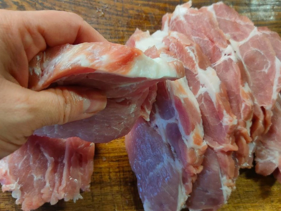 Шаг 2: Свиные отбивные в яйце