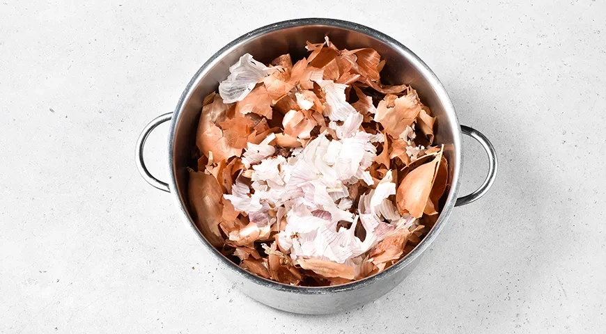 Свиные щечки в луковой шелухе: шаг 2