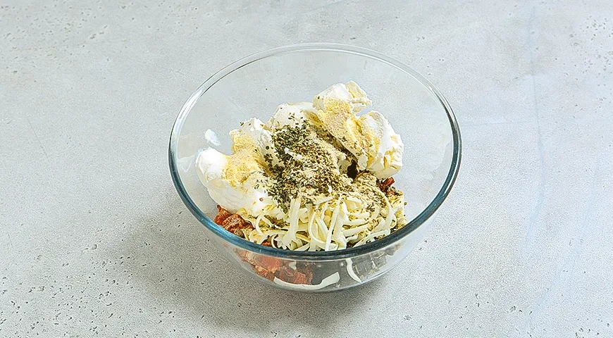 Сырная намазка «Шар-пицца»: шаг 2