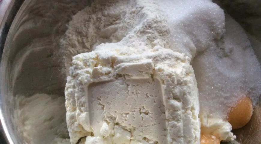 Сырники с желтками: шаг 2