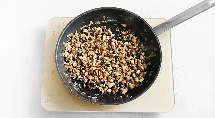 Сырники с грибами: шаг 2