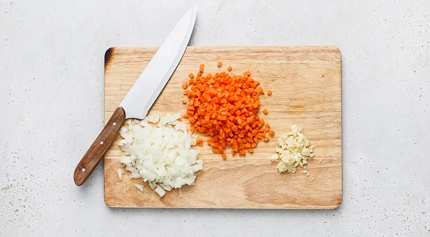 Сырный суп с охотничьими колбасками: шаг 2