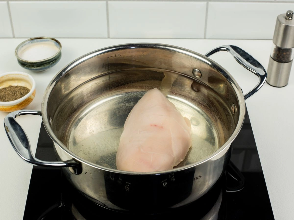 Шаг 2: Сырный суп по-французски с курицей