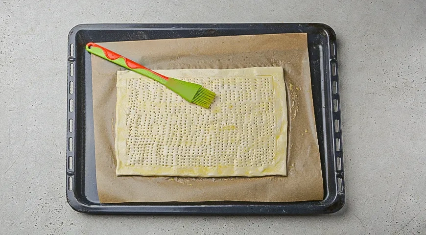 Тарт с творожным сыром, колбасой и оливками: шаг 2