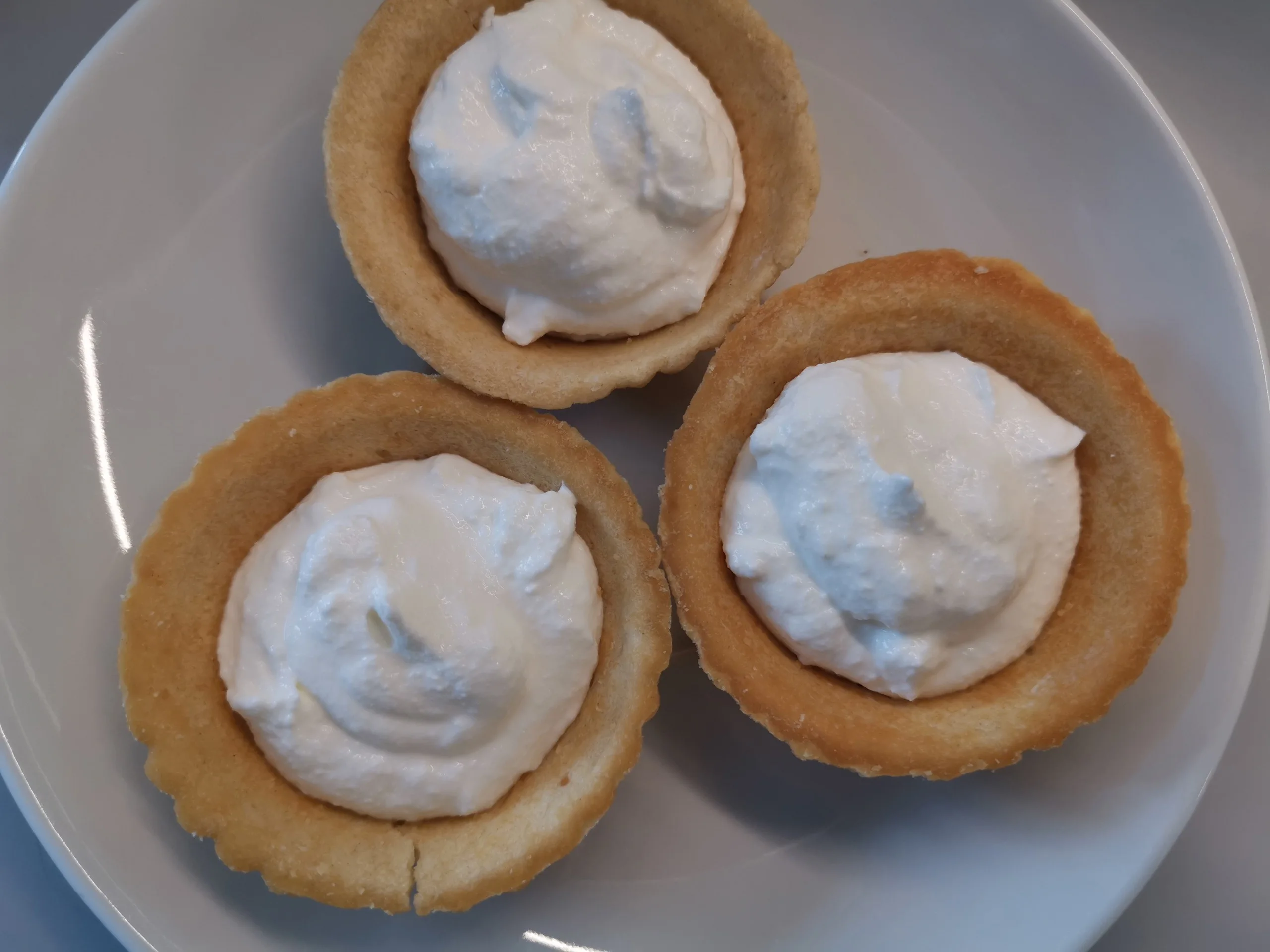 Шаг 2: Тарталетки с красной рыбой