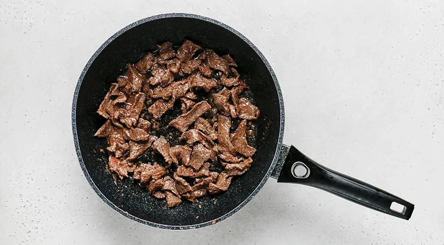 Теплый салат с говядиной и баклажанами: шаг 2