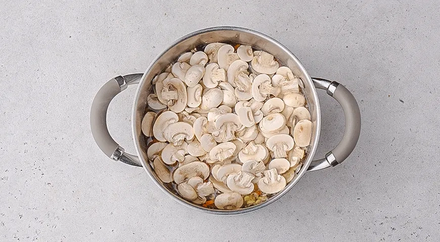 Том Кха с креветками и грибами: шаг 2