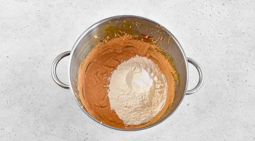 Торт Карамельная девочка: шаг 2