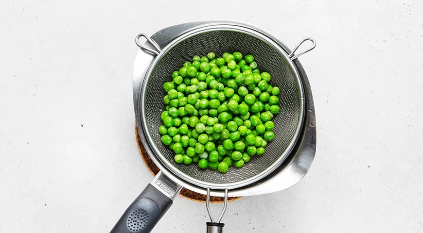 Торт «Оливье»: шаг 2