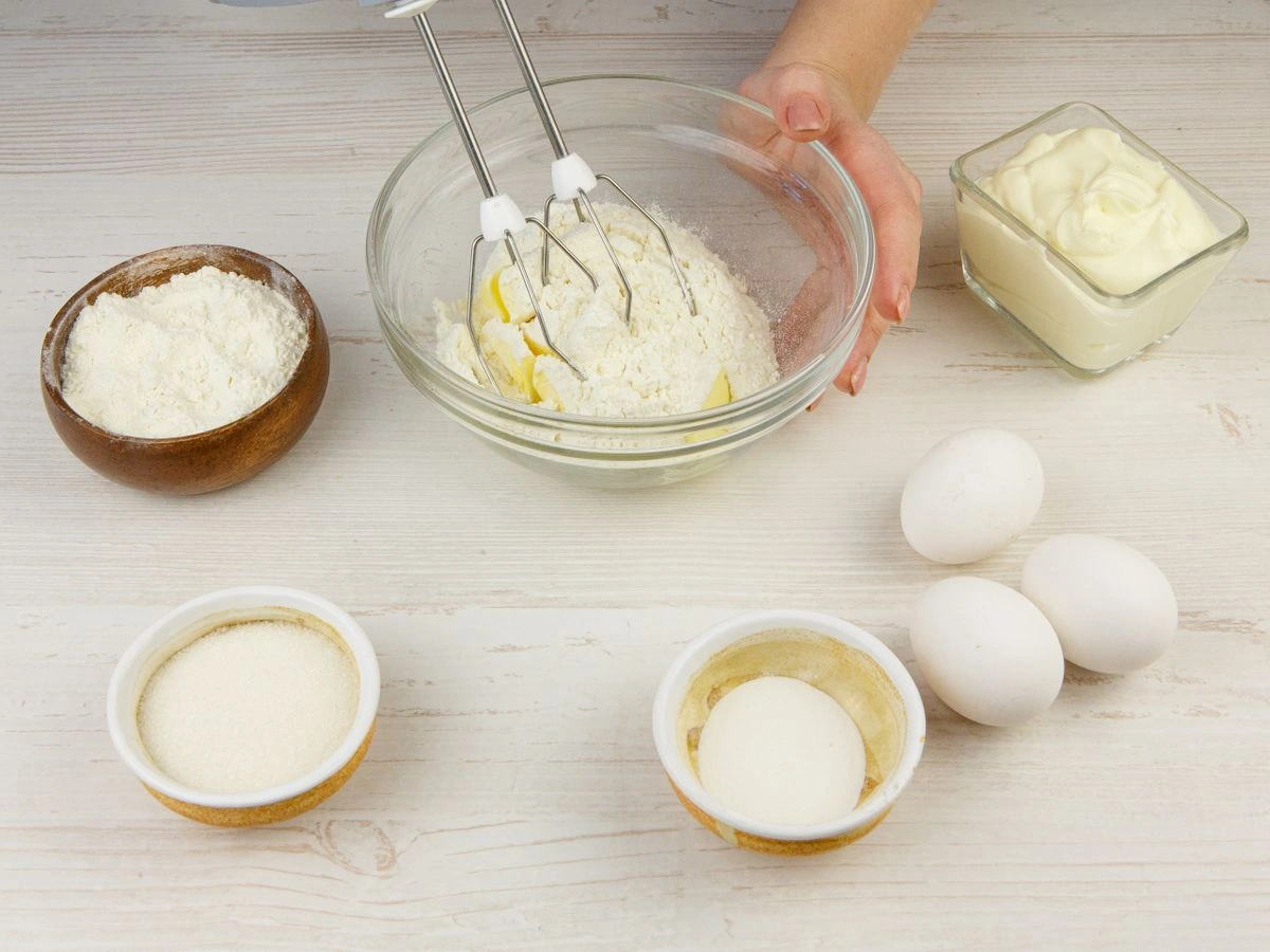 Шаг 2: Торт «Сметанник» заливной