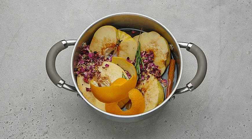 Турецкий десерт из айвы с орехами и каймаком: шаг 2