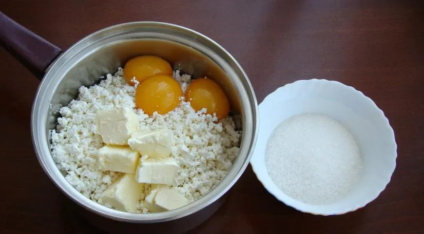 Творожная заварная пасха с малиной: шаг 2