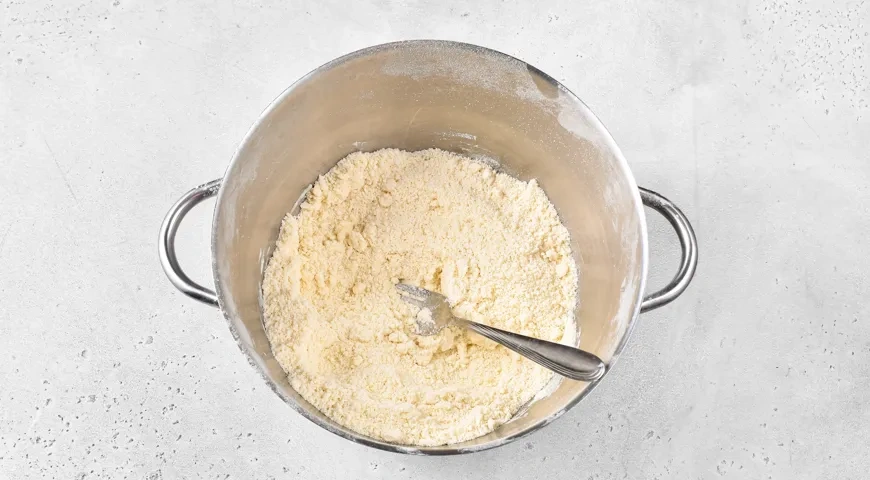 Творожные рогалики с яблоками: шаг 2