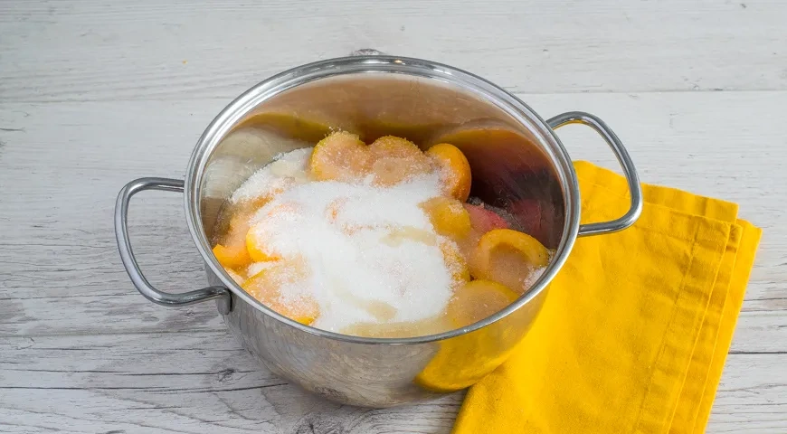 Варенье из абрикосов на зиму: шаг 2