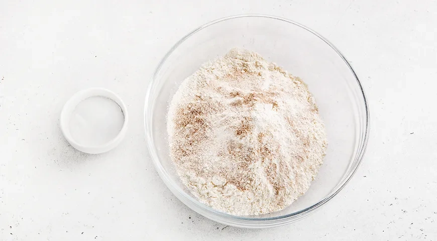 Ватрушки с повидлом: шаг 2