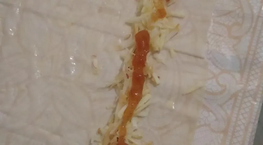 Яблочные "трубочки" с яблочный джемом с корицей Махеевъ к 8 Марта: шаг 2