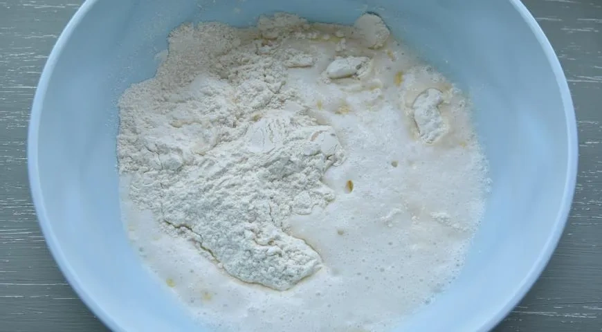 Яблочный пирог с штрейзельной крошкой: шаг 2