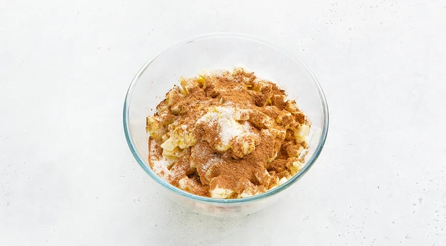 Яблочный штрудель из слоеного теста: шаг 2