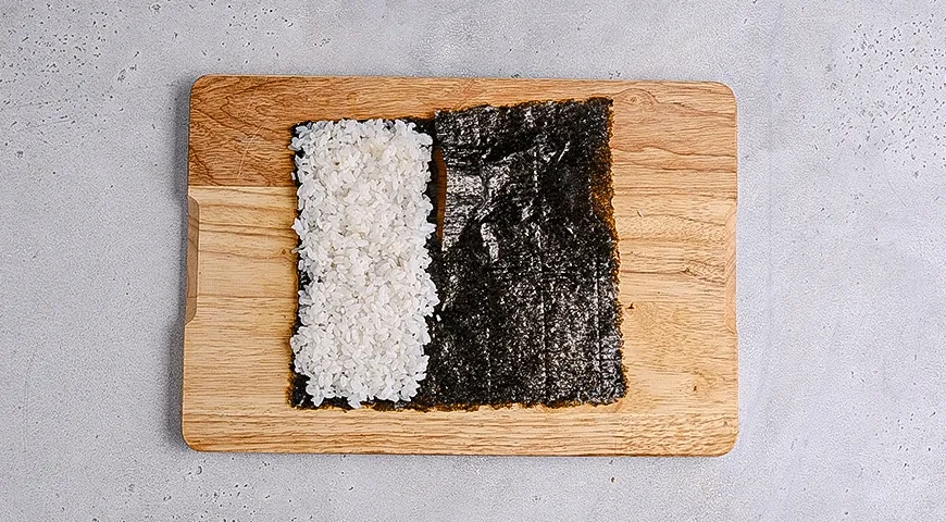 Японский рисовый сэндвич «Онигиразу» с сыром и ветчиной: шаг 2