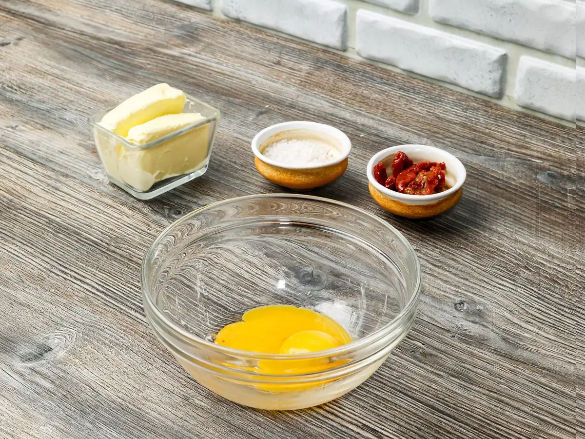 Шаг 2: Яйцо бенедикт на тосте