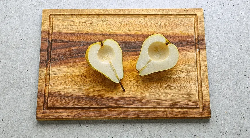 Запеченная манная каша с грушей: шаг 2