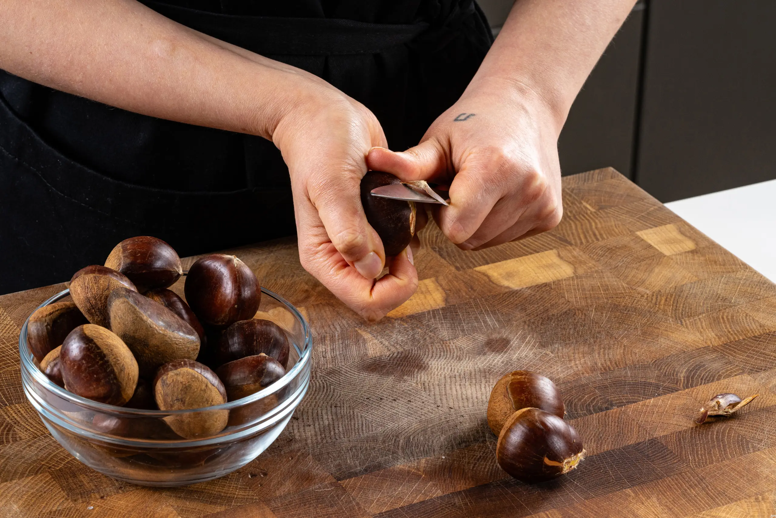 Шаг 2: Запеченные колбаски с каштанами и сельдереем