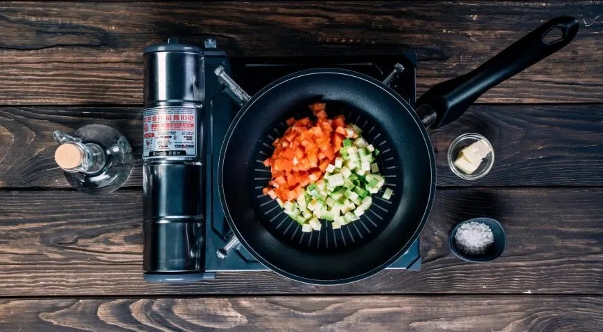 Запечённый стейк из малоглазого макруруса с овощным соте: шаг 2