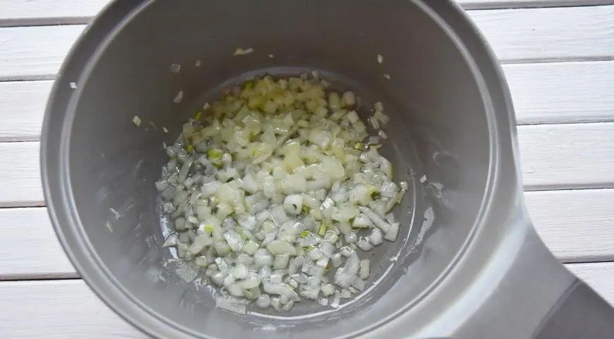 Зеленые щи с щавелем и яйцом: шаг 2