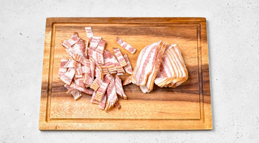 Жареная картошка с беконом и яйцом: шаг 2