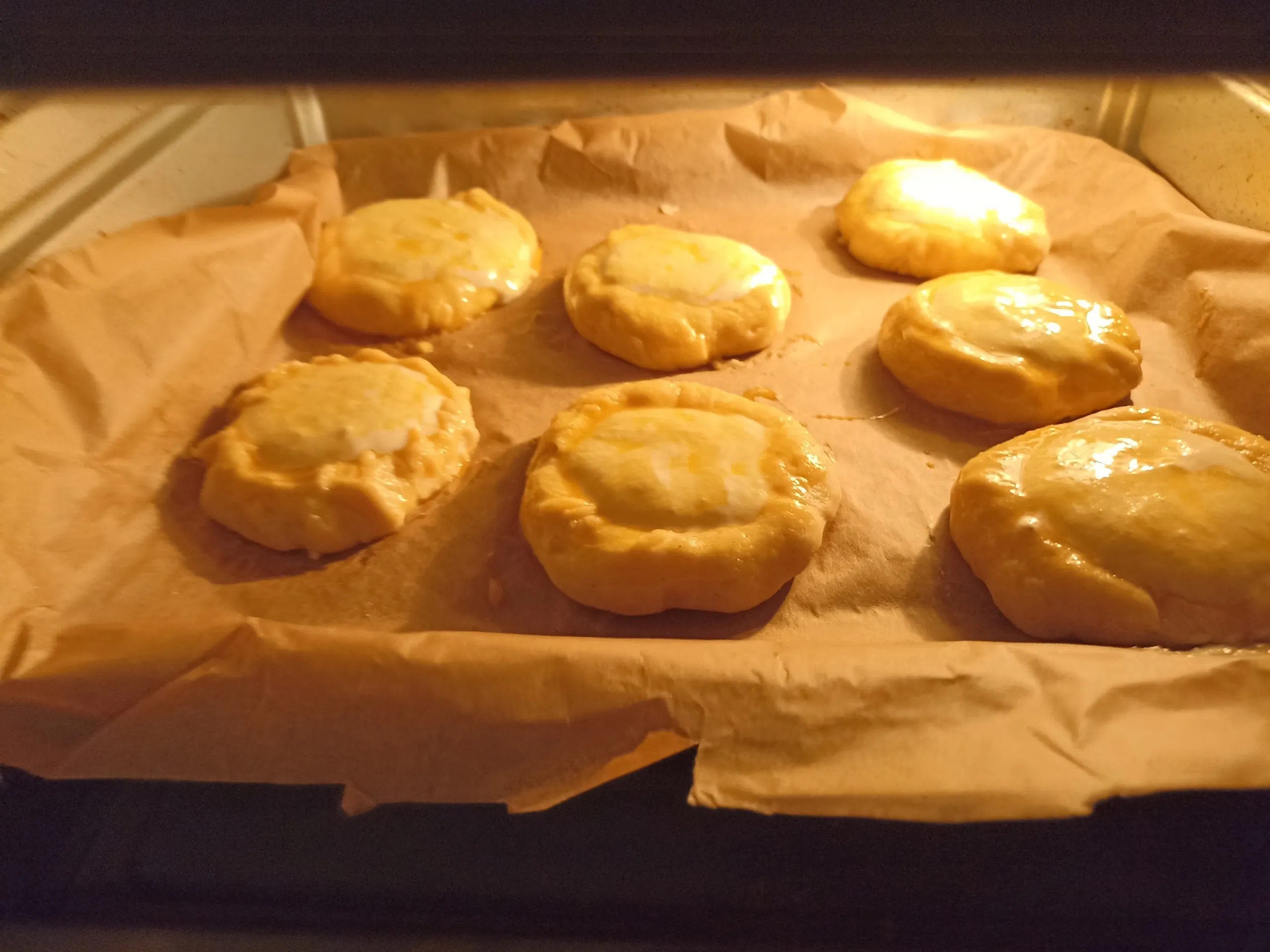 Шаг 20: Сдобные ватрушки с картофельным пюре