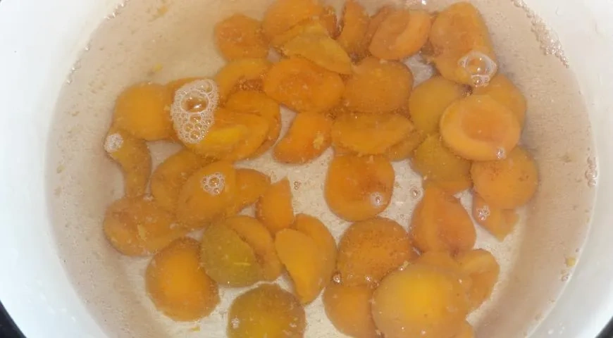 Абрикосовый кисель: шаг 3