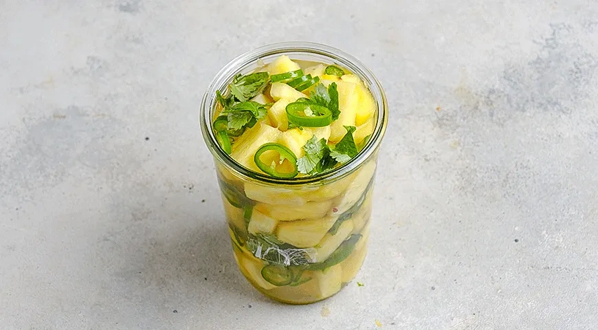 Ананас, маринованный в банке: шаг 3